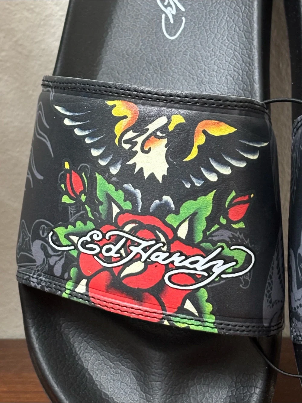 ED HARDY MEN'S TATTOO SLIDES SIZE 12 BLACK ROSES EAGLE NON SKID SOLE POOL BEACH